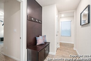 Building Photo - 100 Hunters Cp