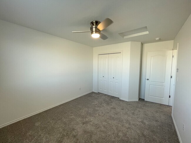 Building Photo - 10826 Hackberry St