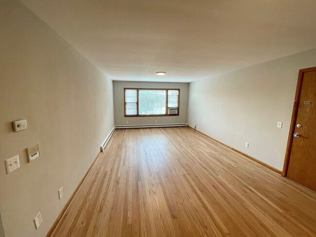 Building Photo - Nice 1bed 1bath Apartment near the Vilas Neighborhood