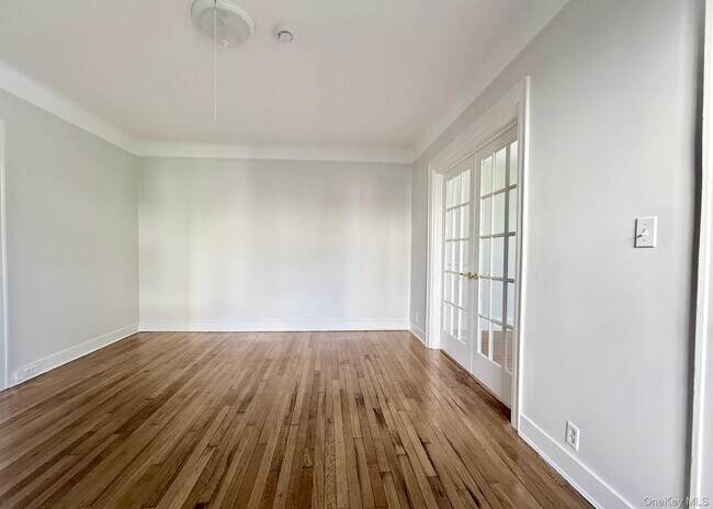 Building Photo - 453 Beach Ave