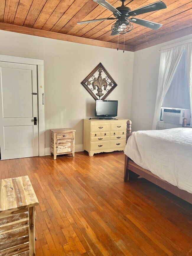 Building Photo - Charming 2 Bedroom 1 Bathroom Home for Rent!