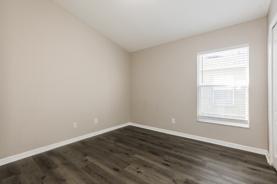 Building Photo - 12606 Montford Ln