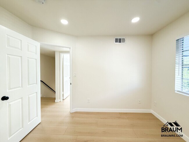 Building Photo - 11228 Huston St