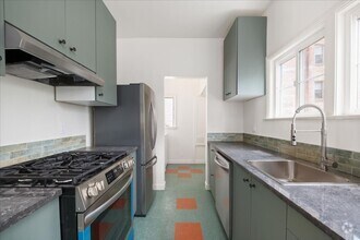 Building Photo - Emmet Terrace Triplex
