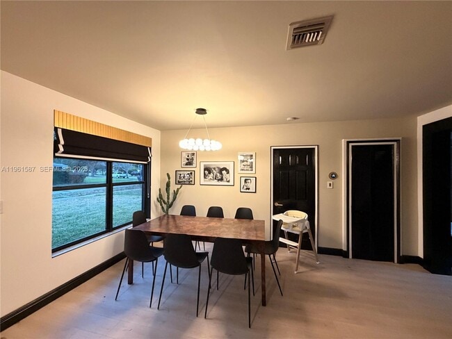 Building Photo - 920 SW 50th Ave