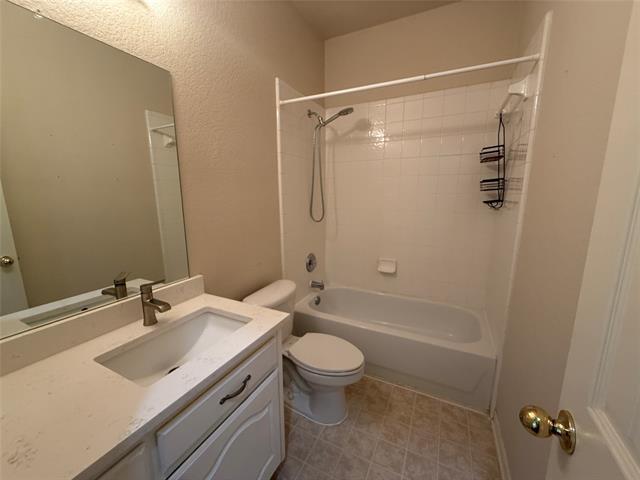 Building Photo - 1435 Kingsley Dr
