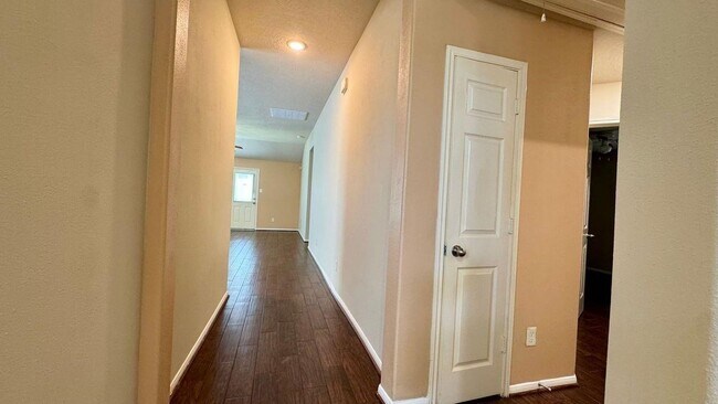 Building Photo - 3838 St Simon Manor Dr