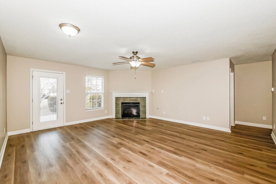 Building Photo - 8310 Weathervane Cir