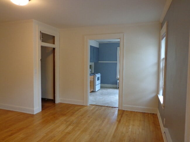 Building Photo - 109 E Gorham St