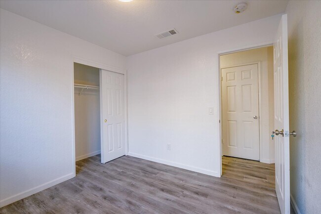 Building Photo - 5337 Saint Barts Ct