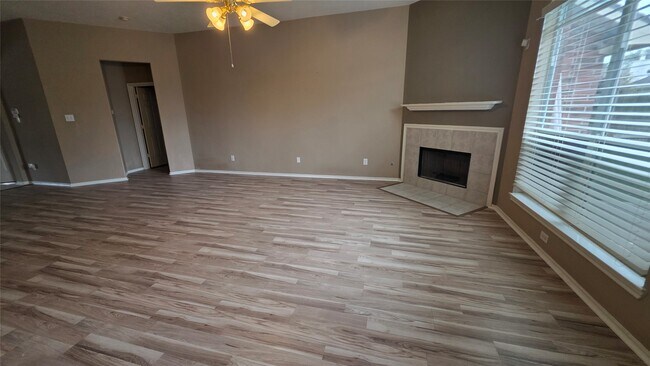 Building Photo - 5104 Big Spring Dr