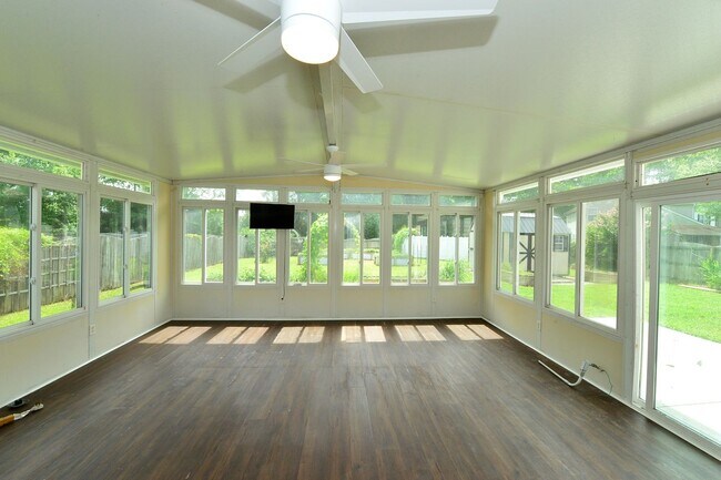 Building Photo - 4221 White Heron Point