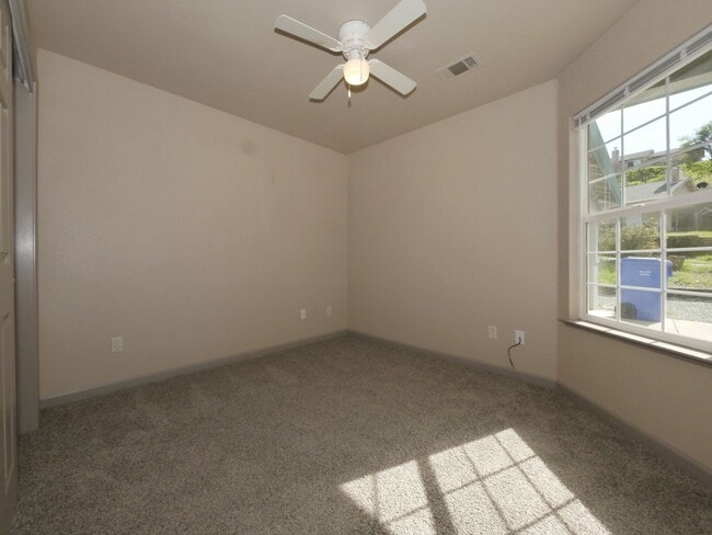 Building Photo - 460 Toyon Dr