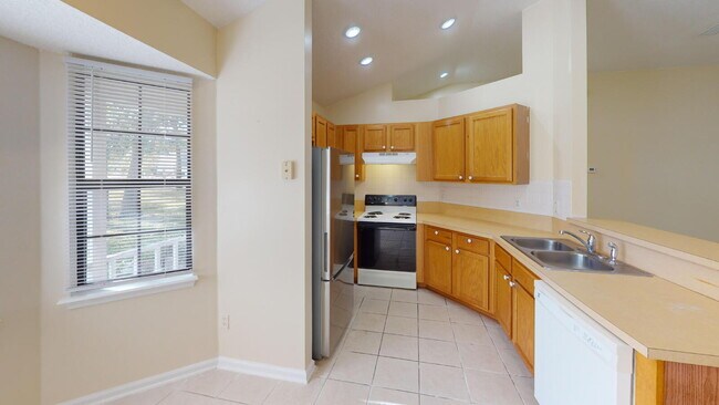 Building Photo - "Charming 3-Bedroom Home on Sweetbriar Lane with Hardwood Elegance!"