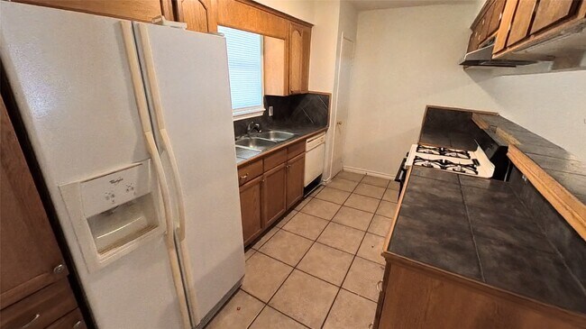 Building Photo - 3327 Valerie Ln