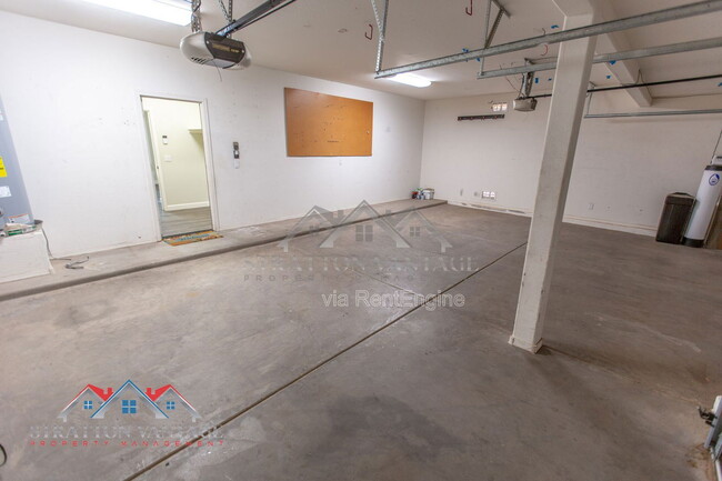 Building Photo - 14099 W Riviera Dr