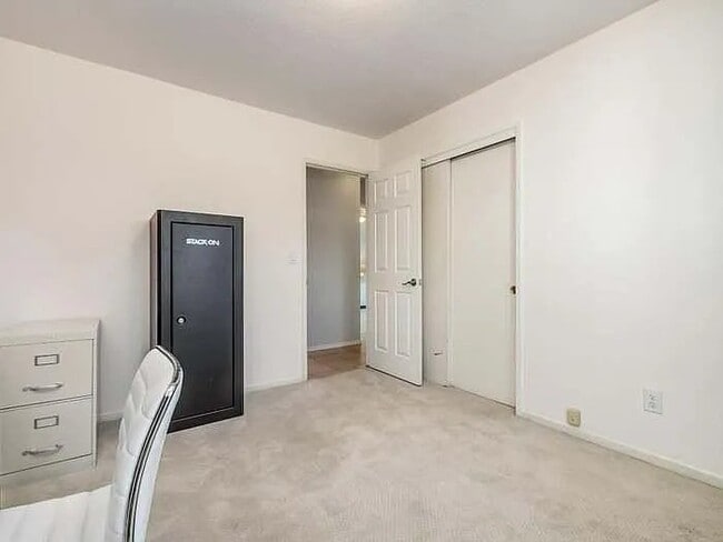 Building Photo - 178 N Magnolia Ave