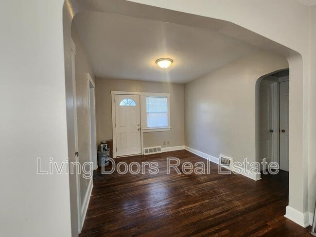 Building Photo - 1548 S 25th St