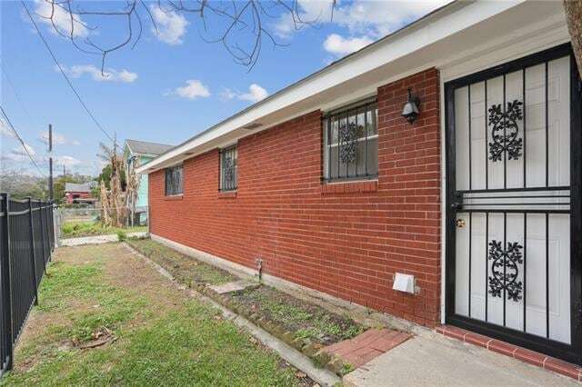 Building Photo - 7551 Oak St