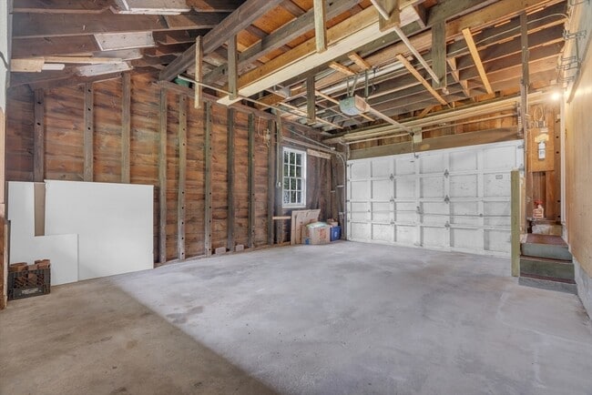 Building Photo - 104 Mishawum Rd