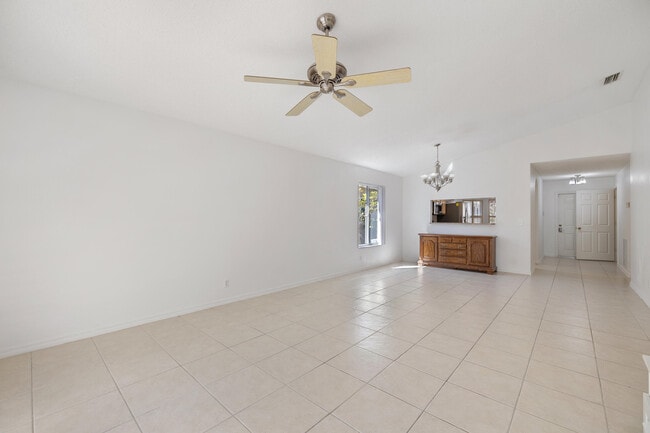 Building Photo - 3800 Woodfield Dr
