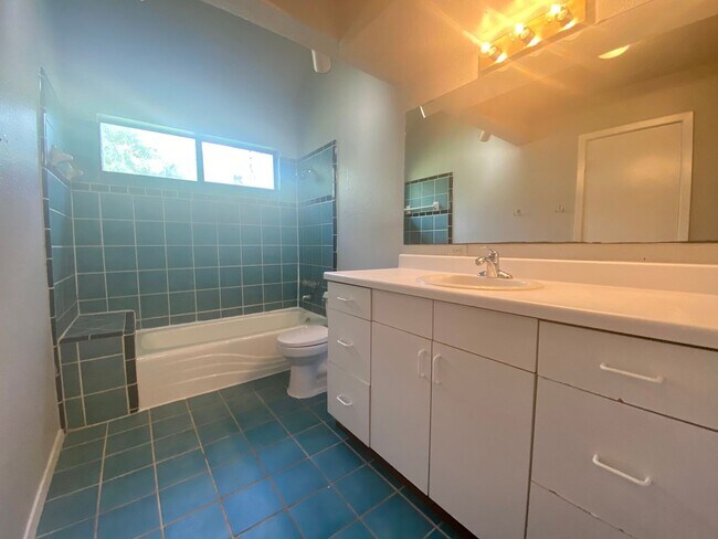 Building Photo - 4/3 Home in Clarksville! Incredible location! Available for August Prelease
