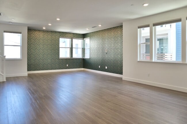 Building Photo - Gorgeous 3-story Townhome Available for Re...