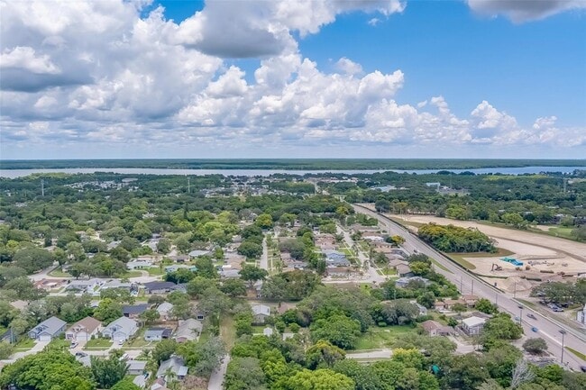Building Photo - 1950 Lillian Ave
