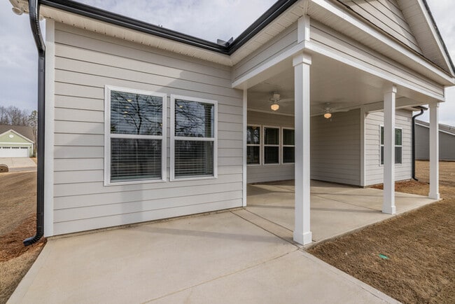 Building Photo - NEW 4BD/3BTH HOUSE- STONEBRIDGE FAIRWAYS COMMUNITY