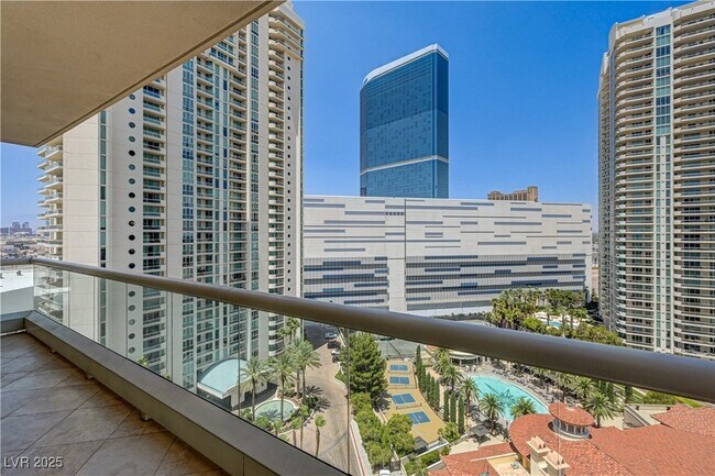 Building Photo - 2857 Paradise Rd