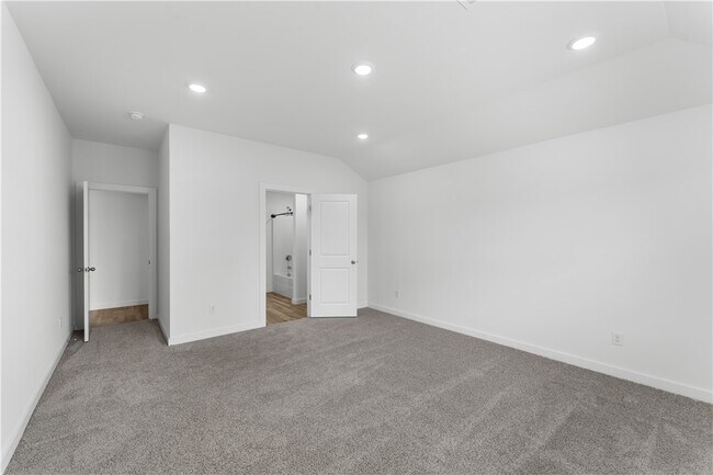Building Photo - 106 NW Pinwheel St