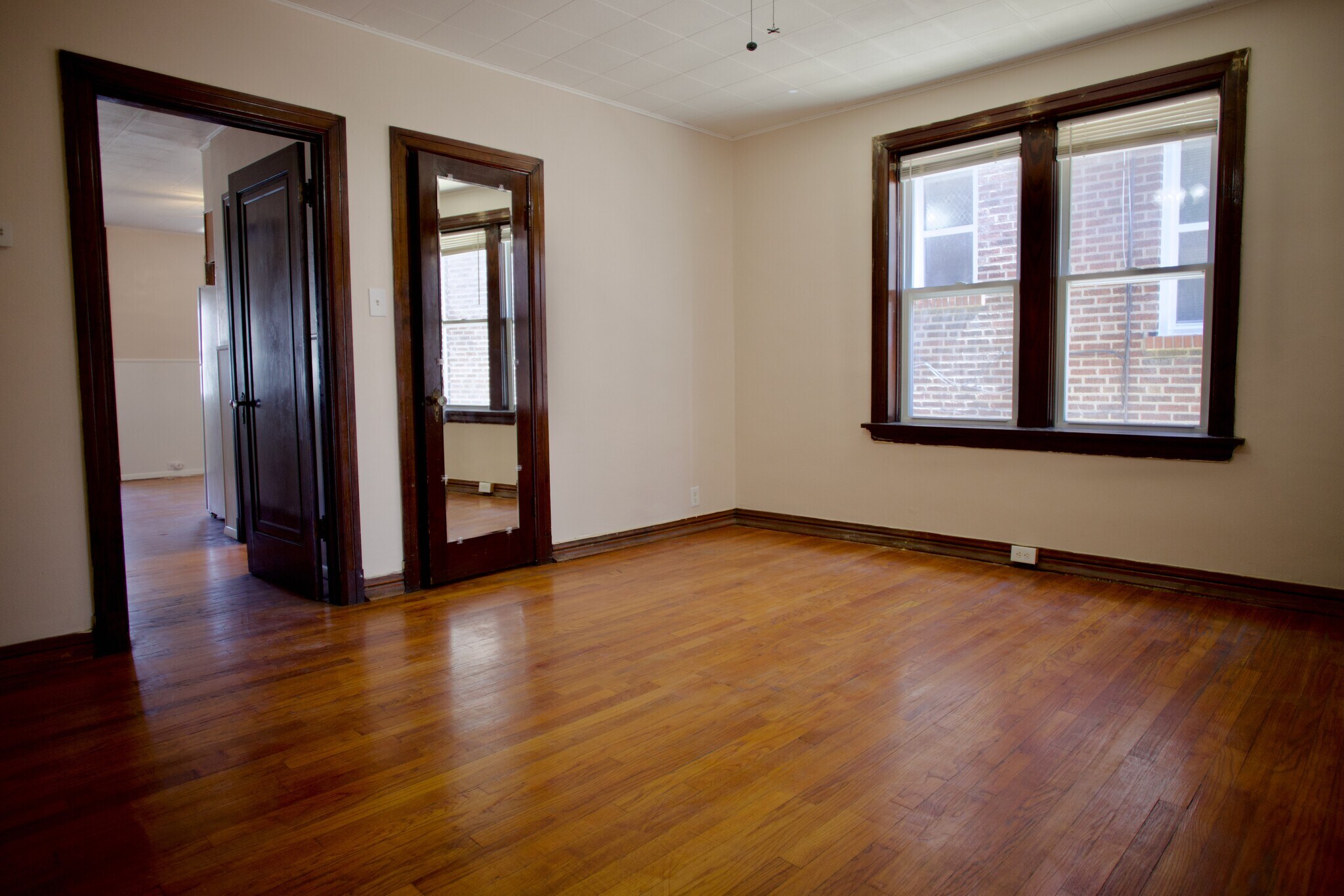 Building Photo - 3927 Dunnica Ave