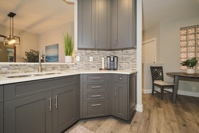 Building Photo - 9190 Southmont Cove