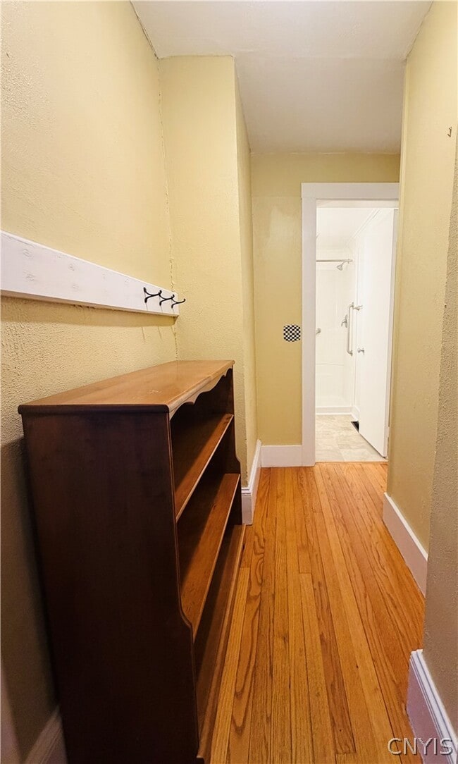 Building Photo - 1322 E Genesee St