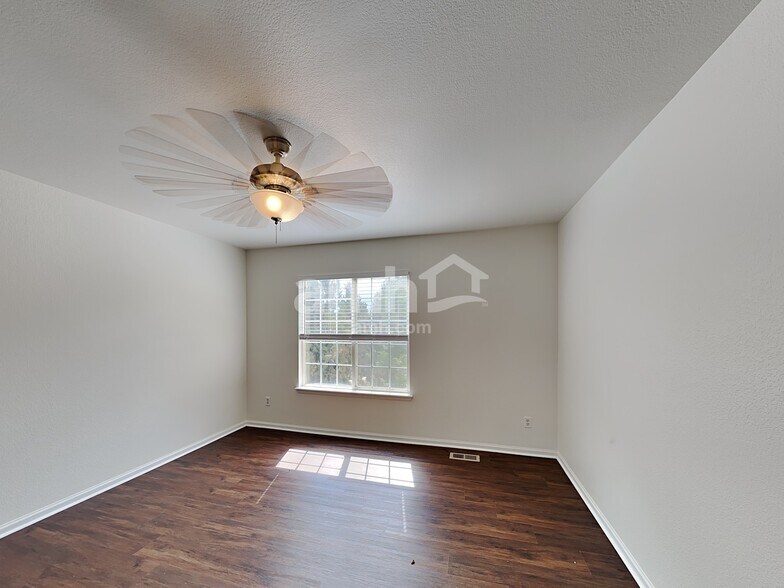 Building Photo - 4570 N Orleans St