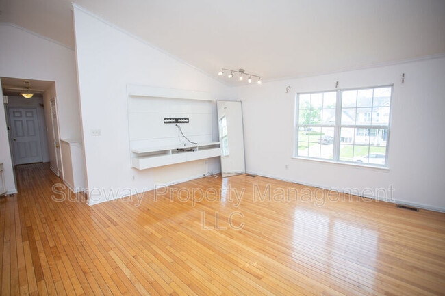 Building Photo - 712 Sage Hill Dr