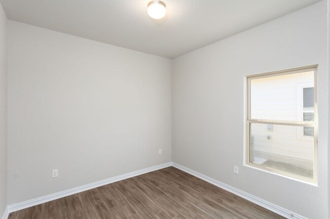 Building Photo - Luxury Duplex Near Randolph and Ft. Sam