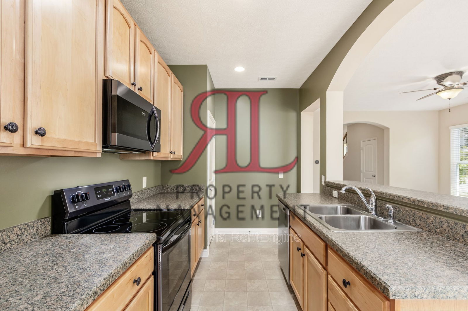 Building Photo - 6167 Upper Albany Xing Dr