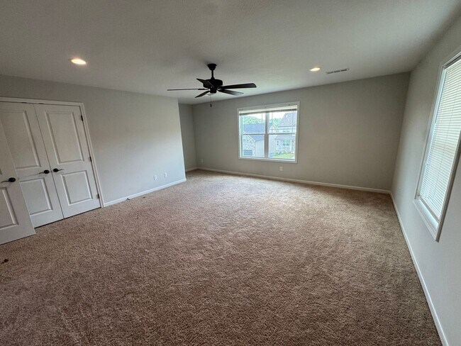 Building Photo - Modern Living on Myrtle Ridge Lane!