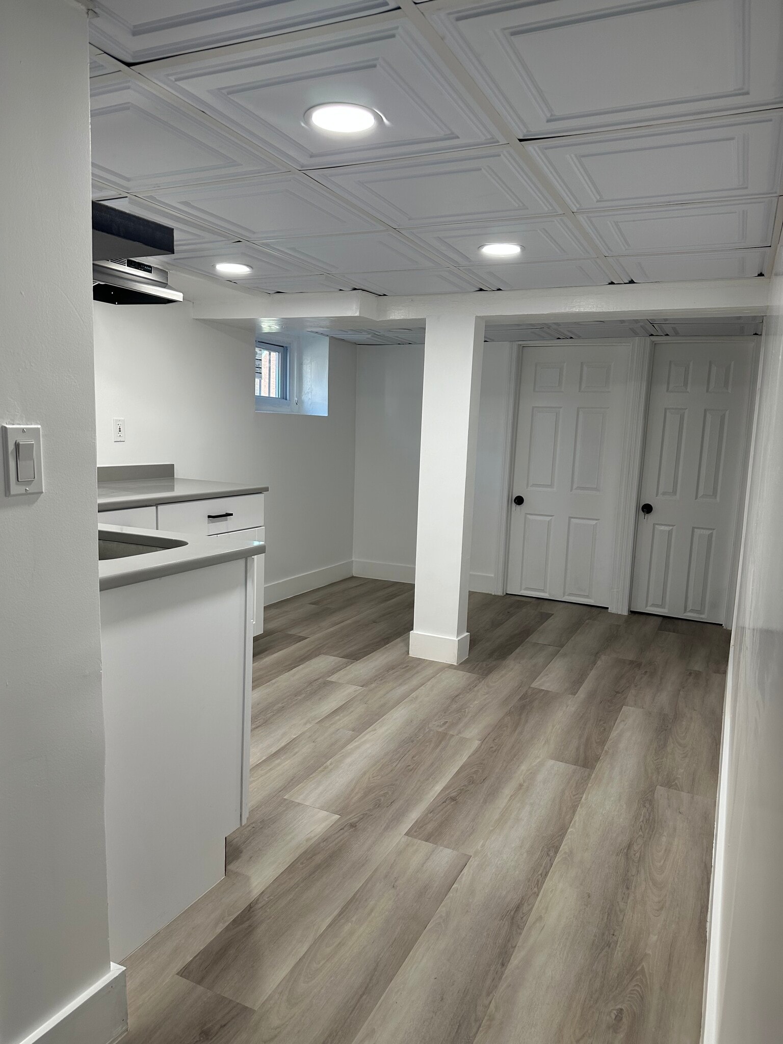Kitchen and Dining Area - 16 Bellair Pl
