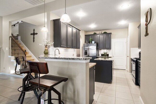Building Photo - 7631 Willow School Dr