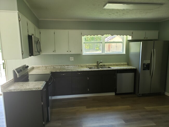 Building Photo - 941 Brewton Lovett Rd