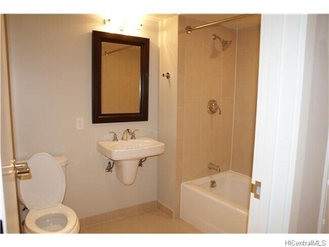Building Photo - Allure Waikiki - 2 bedroom, 2 bath with 1 ...