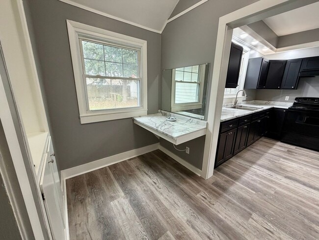 Building Photo - 200 Summer St