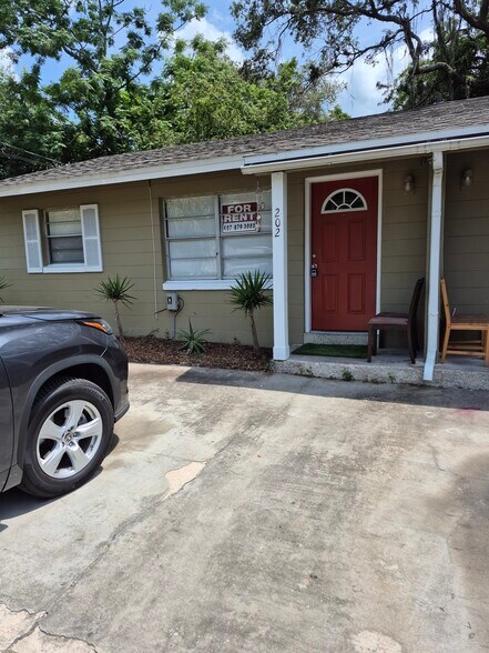 Primary Photo - 202 Magnolia St