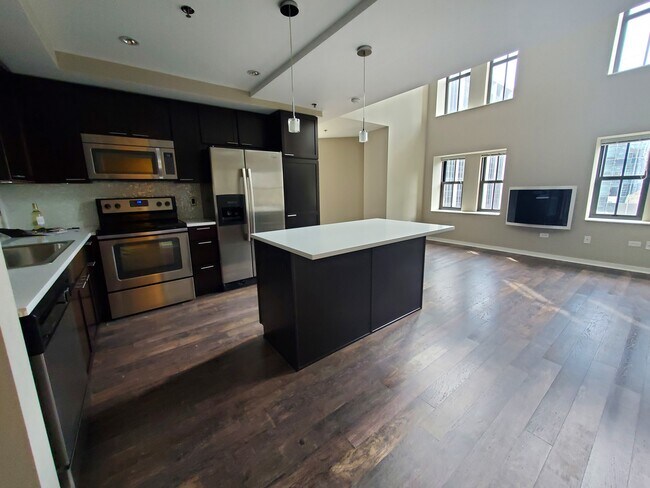 Building Photo - 200 N Dearborn St