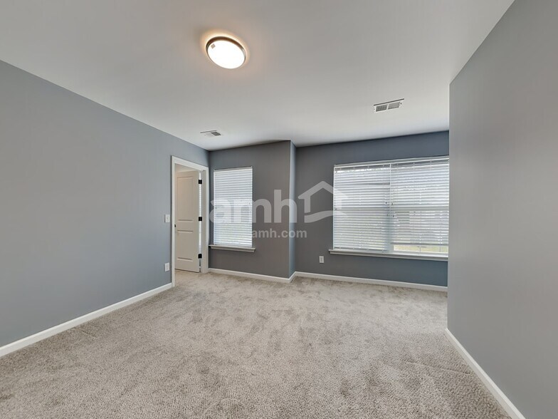 Building Photo - 144 Pine View Crossing