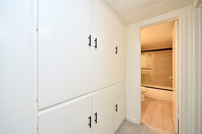 Building Photo - 2600 Bellefontaine St