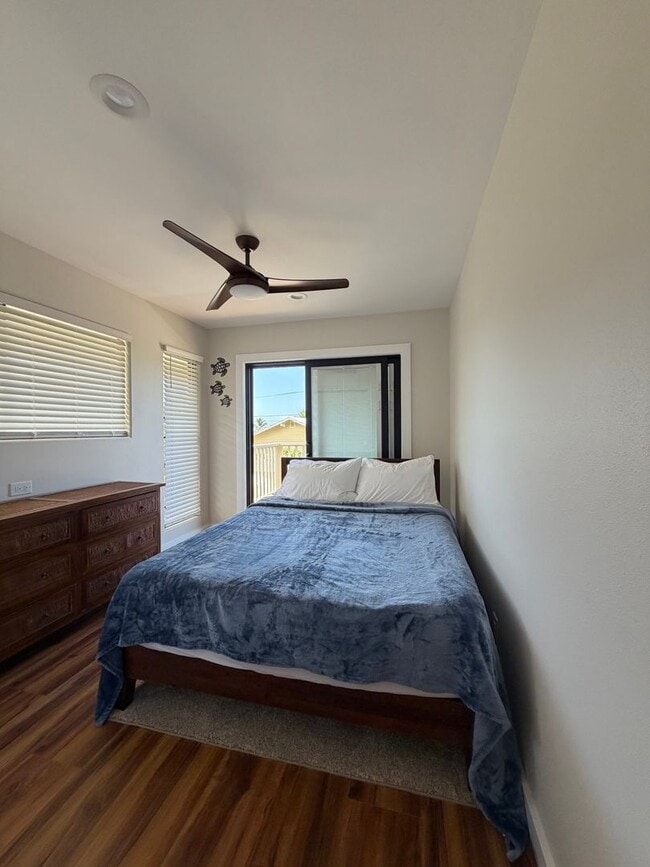 Building Photo - Furnished 4 Bedroom 3.5 Bathroom Whites Sands Beach