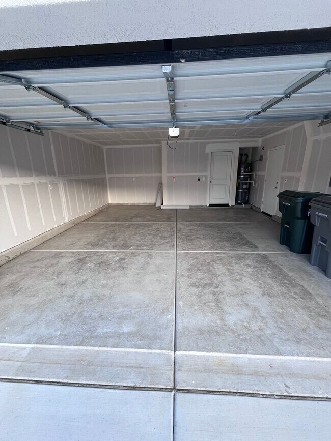 Building Photo - BEAUTIFUL NEW SMART HOME IN WEST ROSEVILLE!!